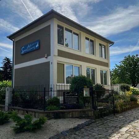 Spirit Homes Apartments オロシュハーザ エクステリア 写真