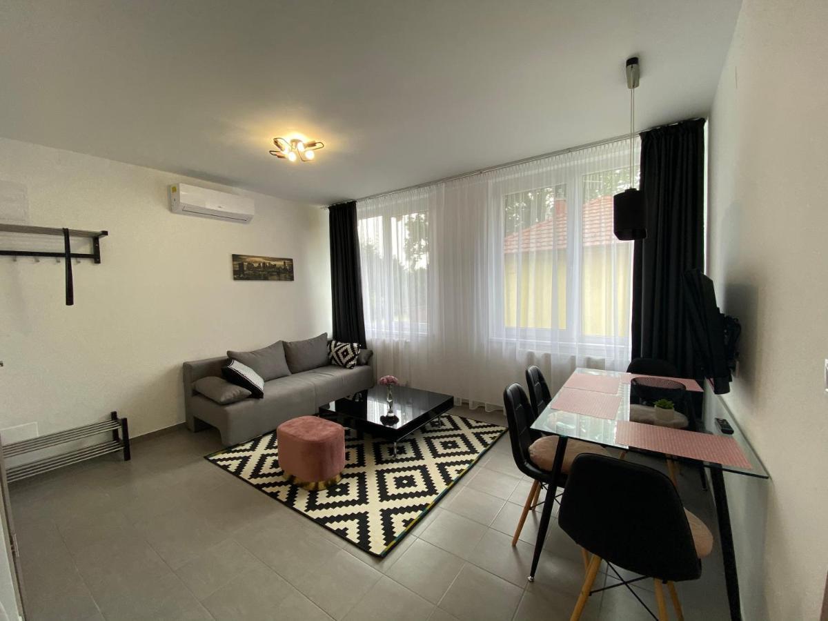 Spirit Homes Apartments オロシュハーザ エクステリア 写真