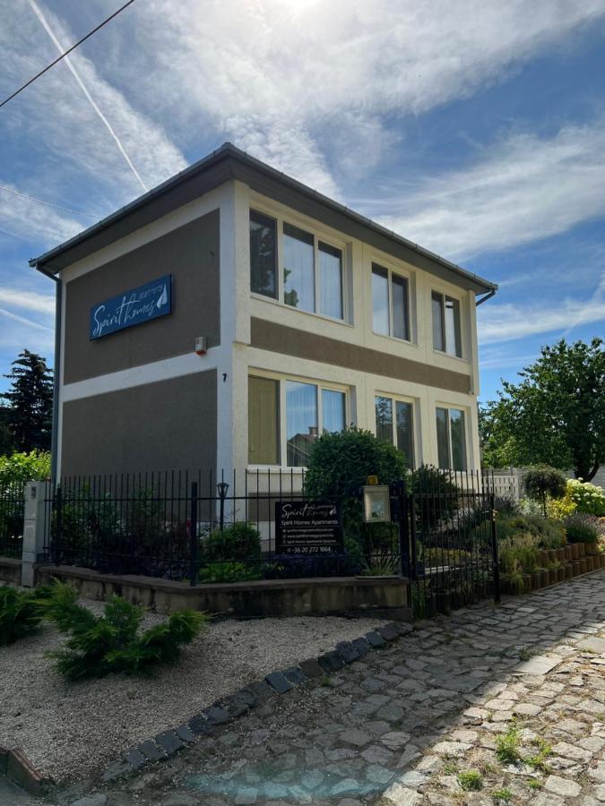 Spirit Homes Apartments オロシュハーザ エクステリア 写真