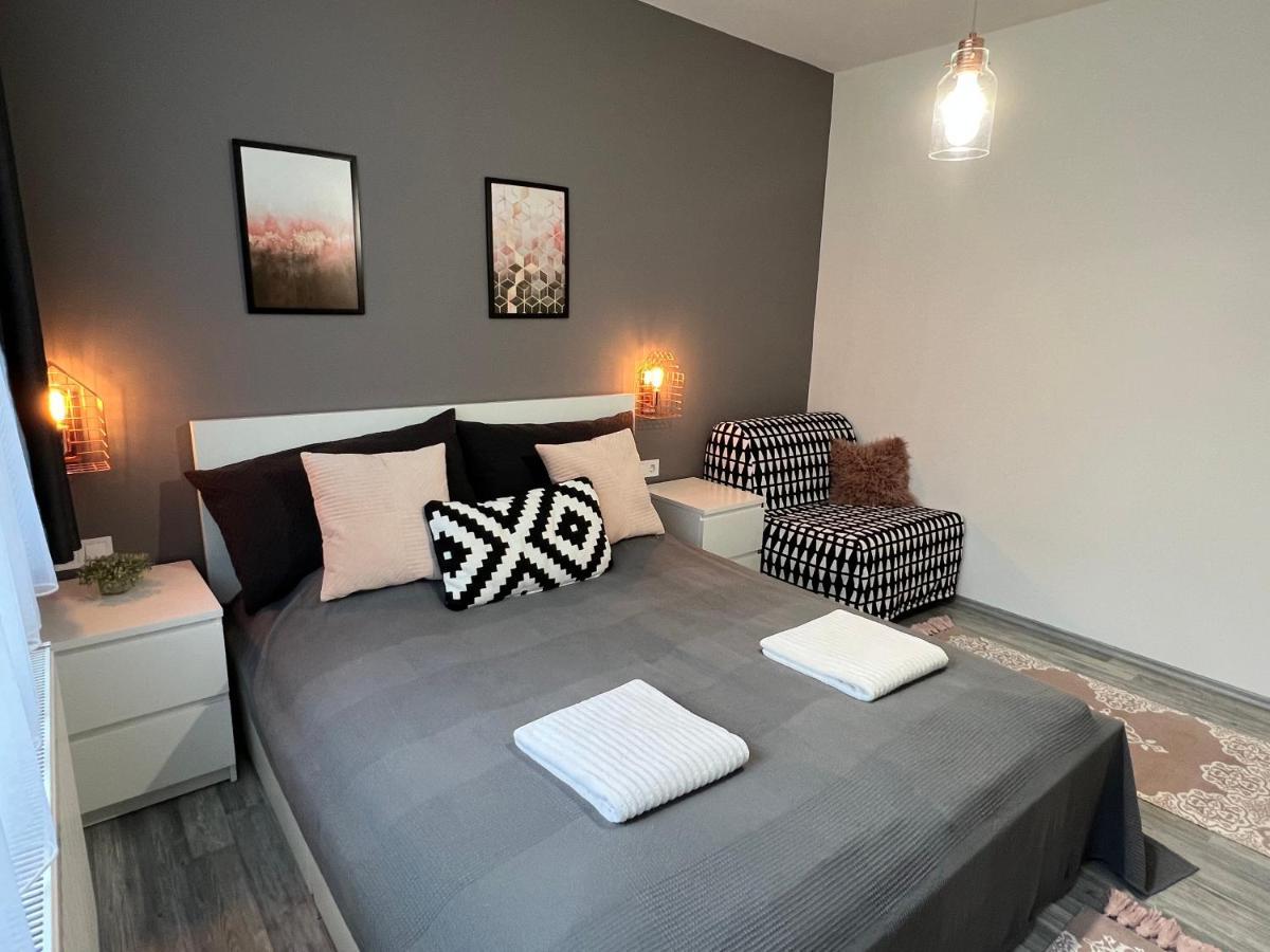 Spirit Homes Apartments オロシュハーザ エクステリア 写真