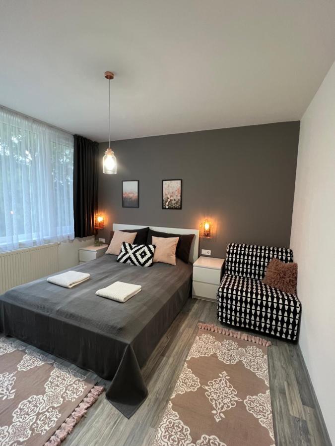 Spirit Homes Apartments オロシュハーザ エクステリア 写真